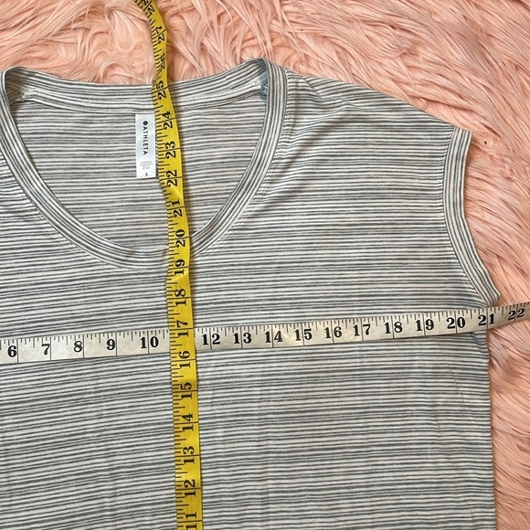 Athleta Stratus Breezy striped Tee Size Small - Picture 6 of 6